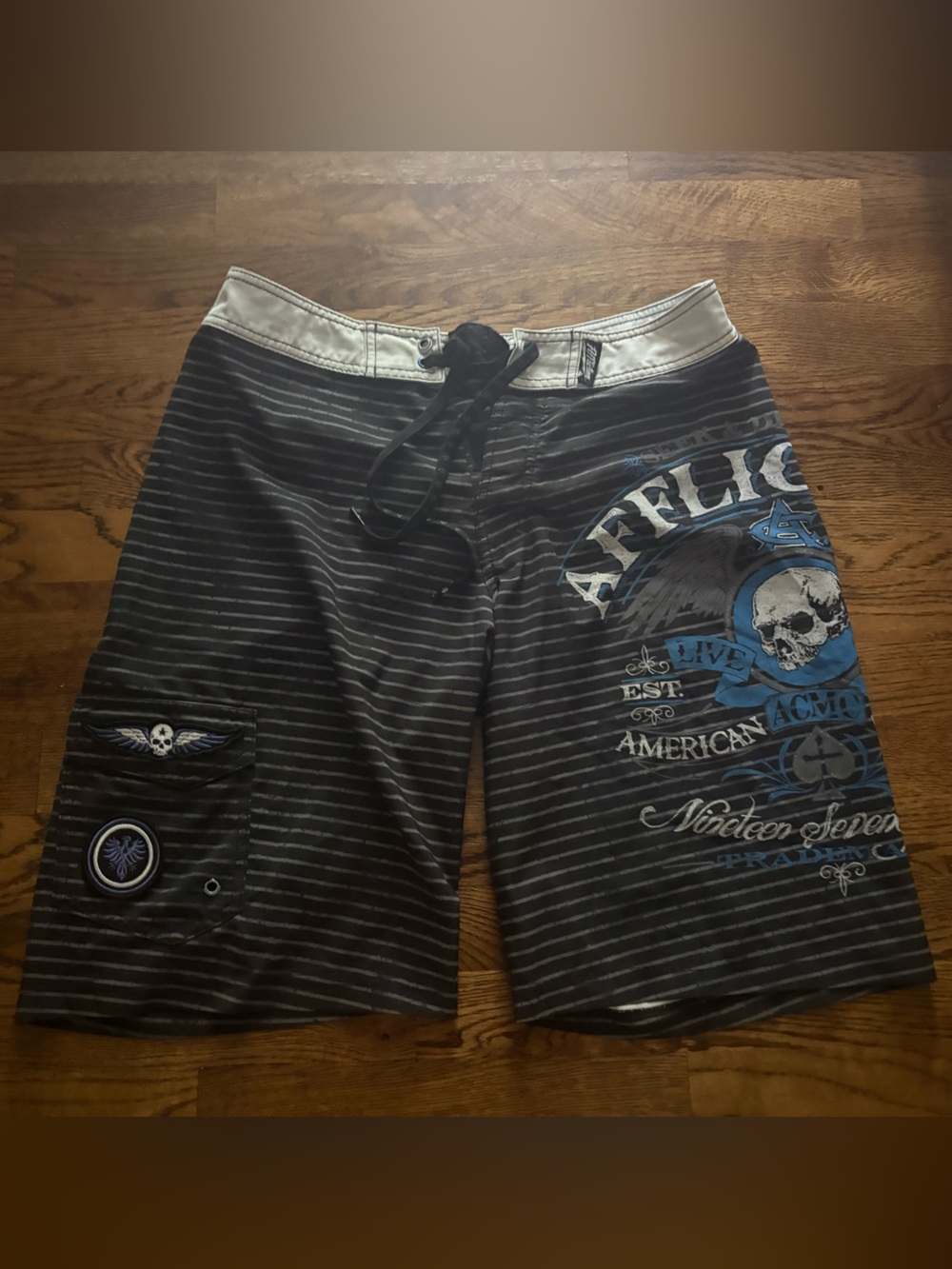 2000s y2k Affliction striped board shorts size 32 no flaws